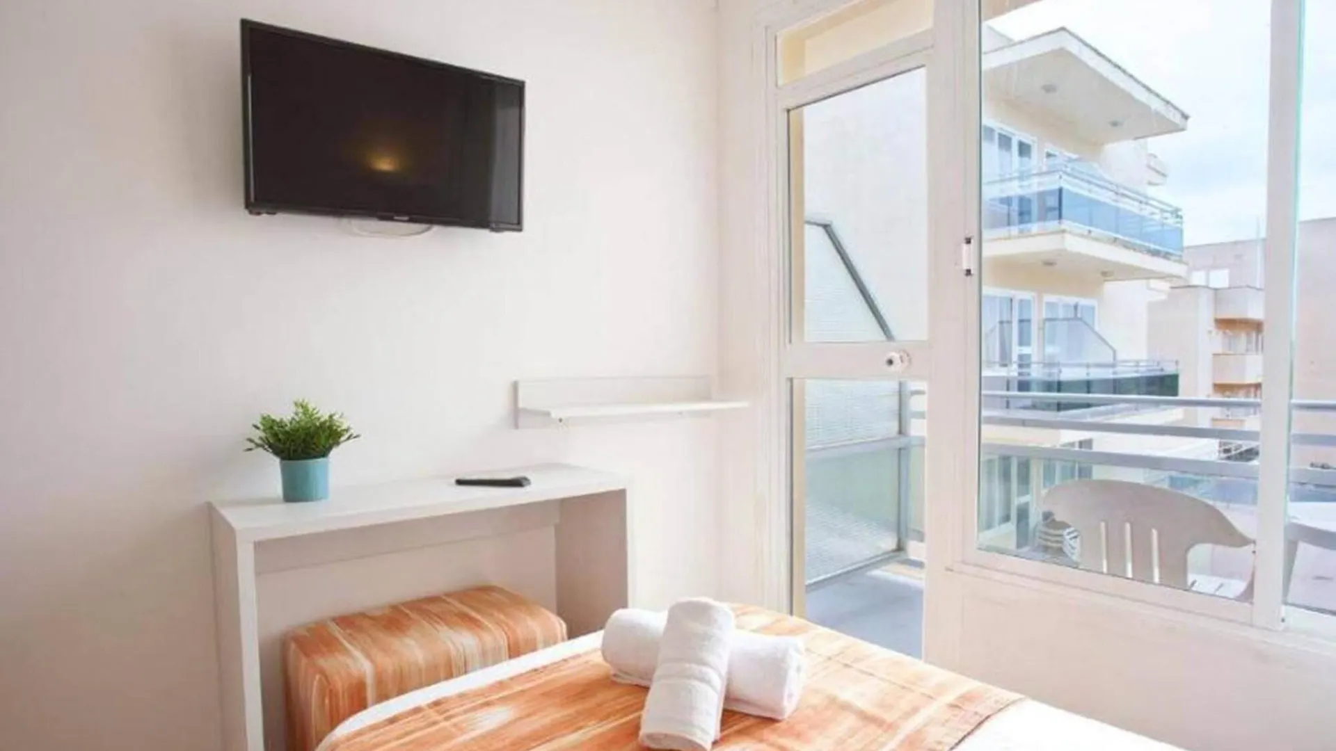 Bj Playamar Hotel & Apartamentos S'Illot  Spain