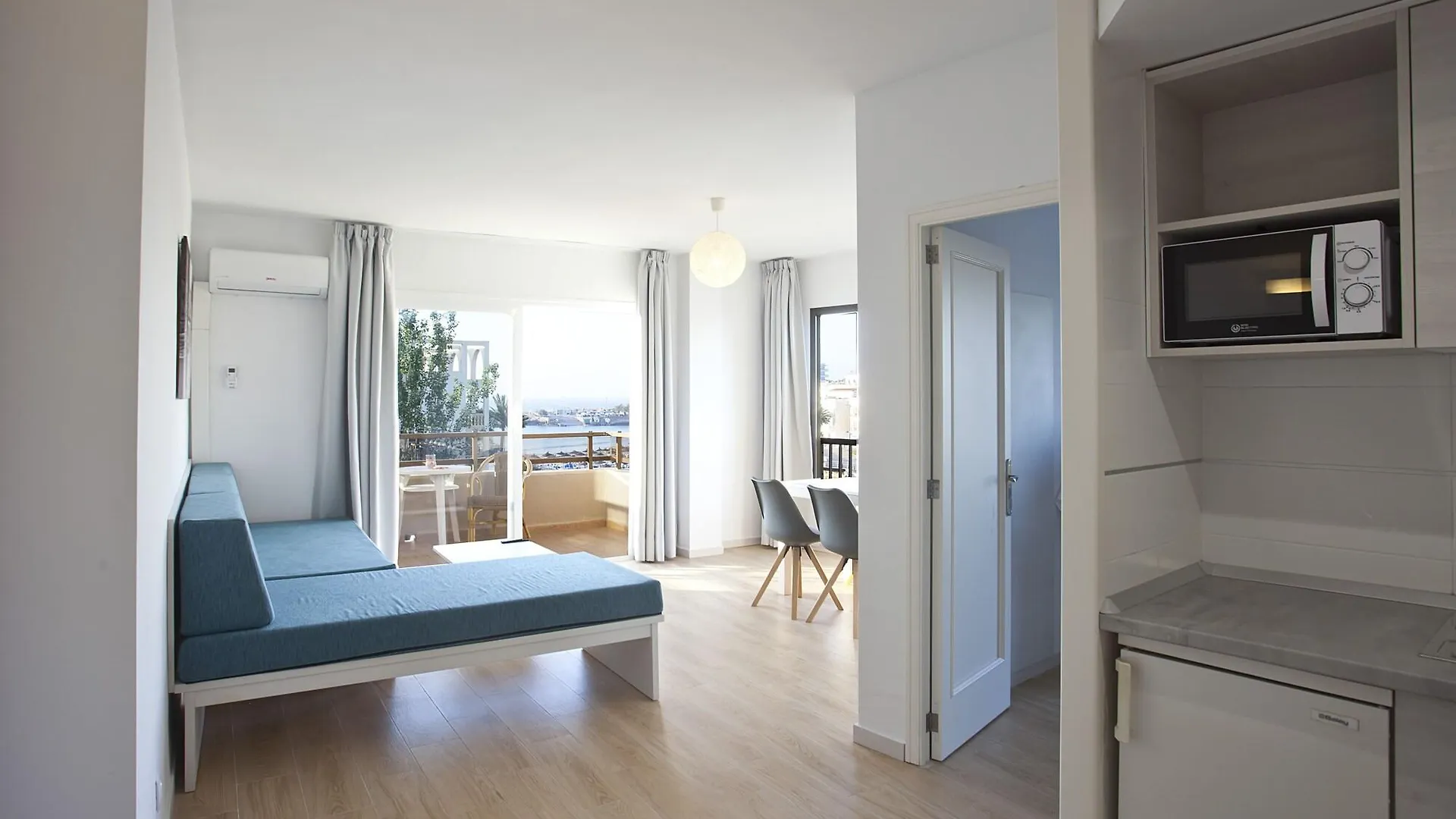 Bj Playamar Hotel & Apartamentos Сильот 2*,  Испания