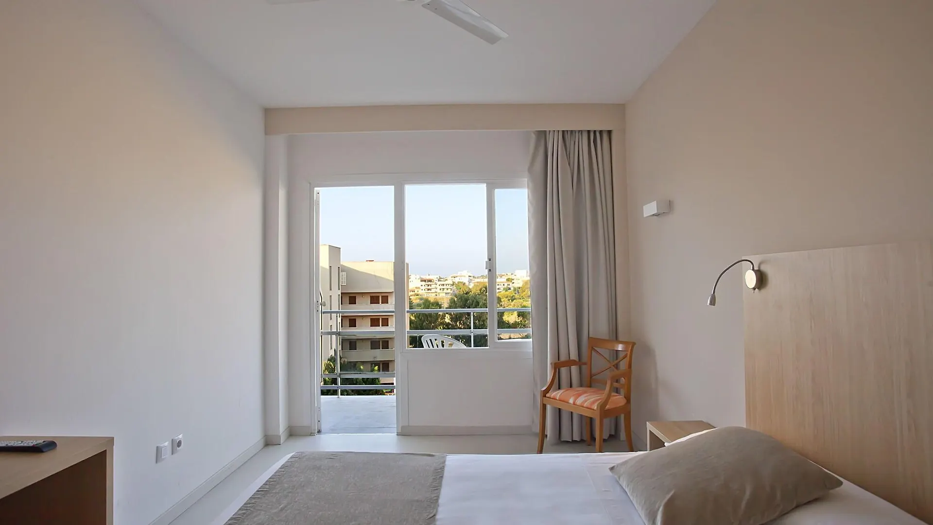 Aparthotel Bj Playamar Hotel & Apartamentos S'Illot