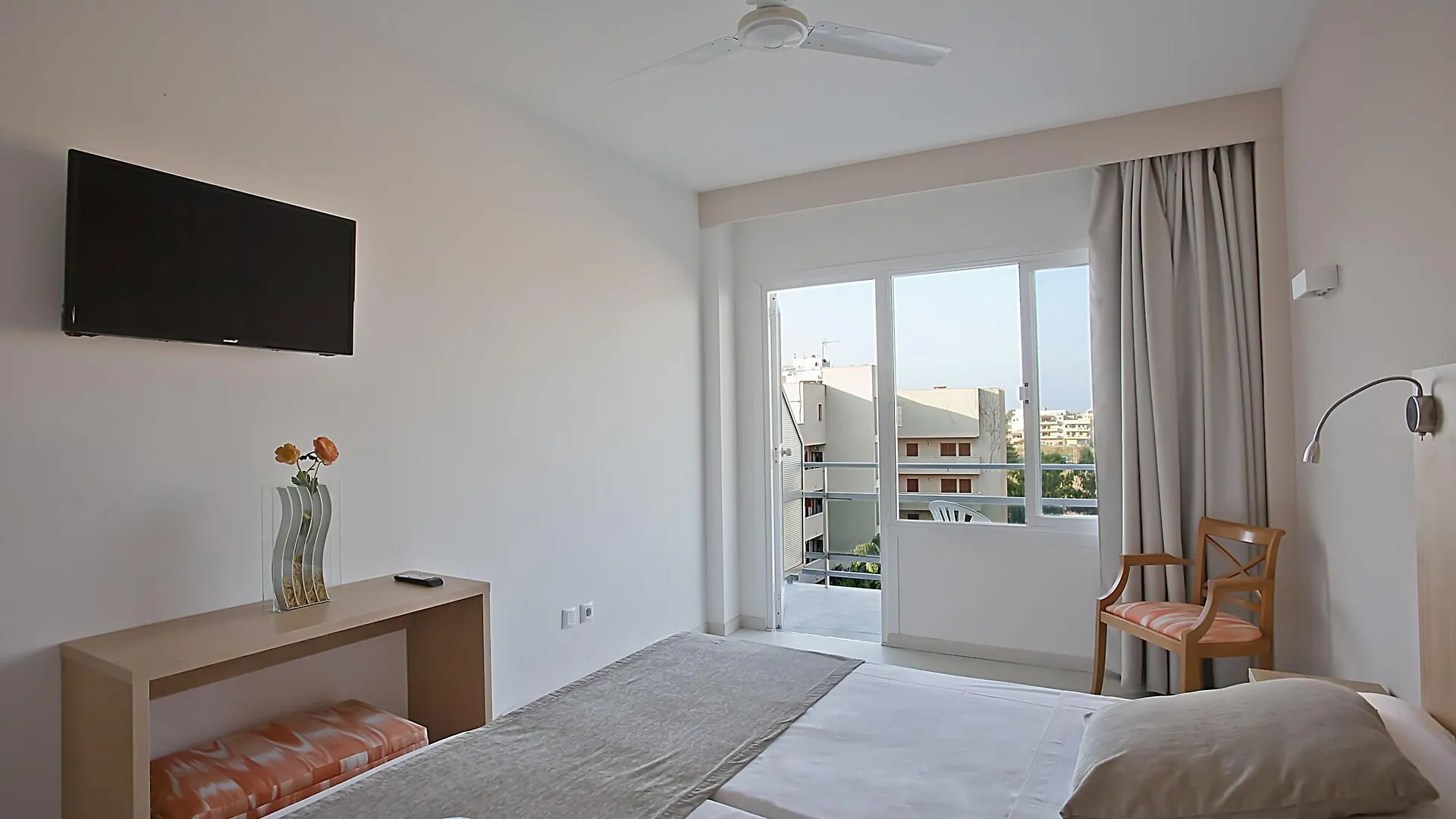 Апарт-отель Bj Playamar Hotel & Apartamentos Сильот