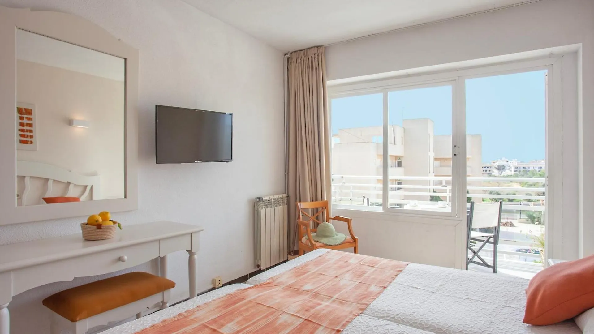 Bj Playamar Hotel & Apartamentos S'Illot