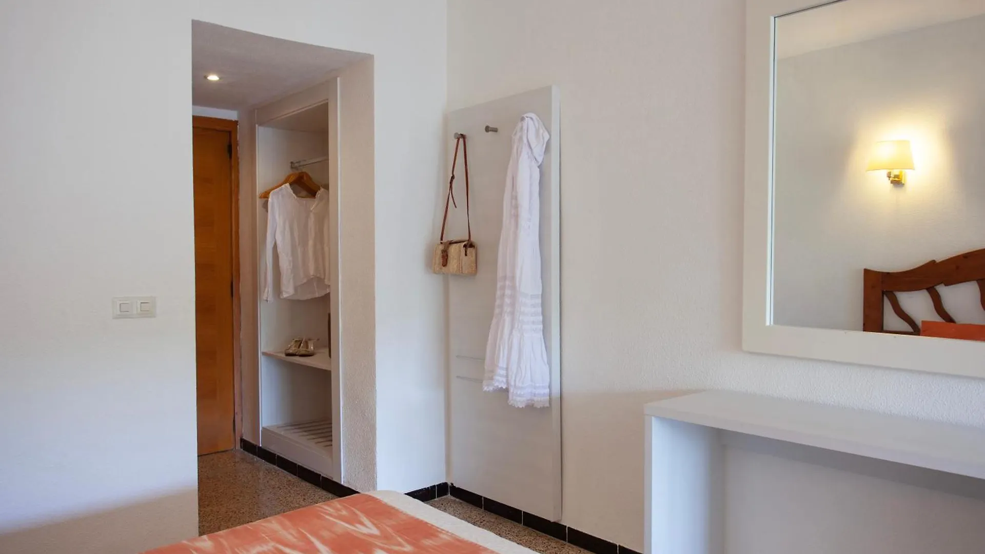 Bj Playamar Hotel & Apartamentos Сильот 2*,  Испания