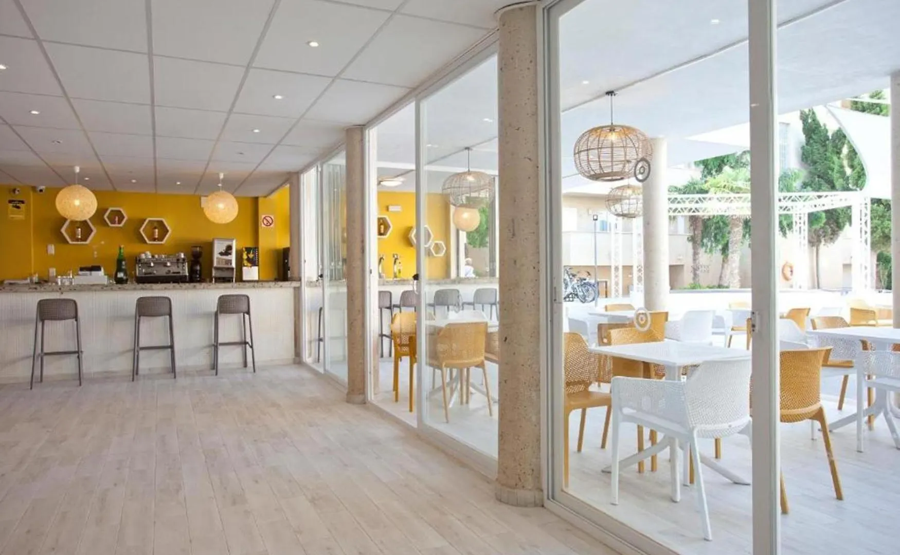 Bj Playamar Hotel & Apartamentos S'Illot  2*, S'Illot (Mallorca) Spain