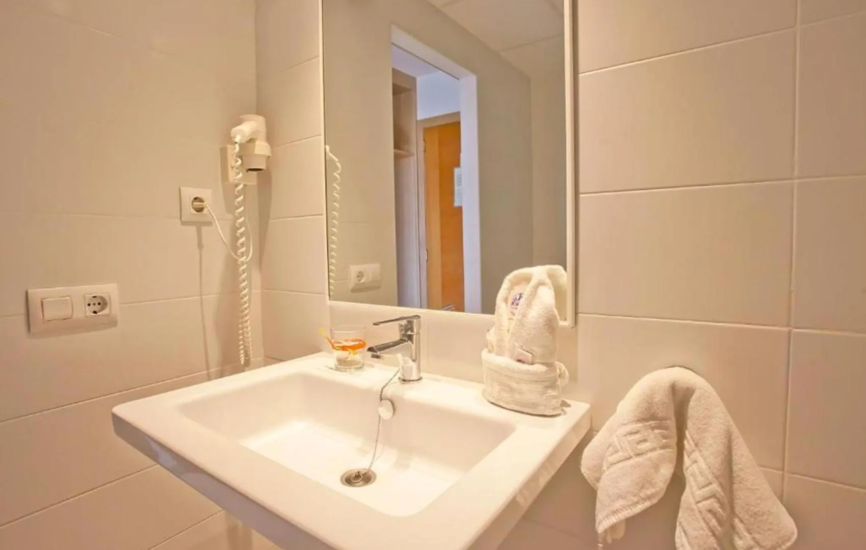 Bj Playamar Hotel & Apartamentos S'Illot  S'Illot (Mallorca)
