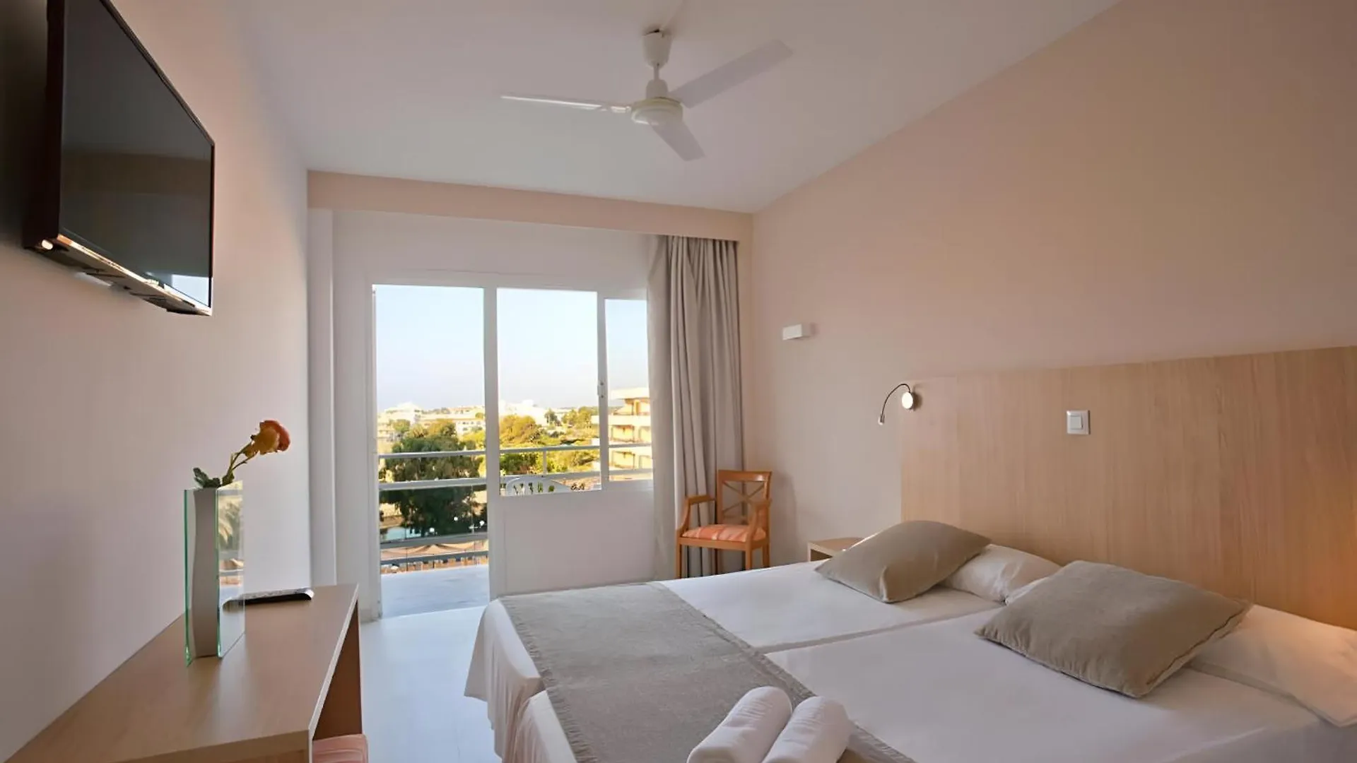 ** Aparthotel Bj Playamar Hotel & Apartamentos S'Illot  Spain