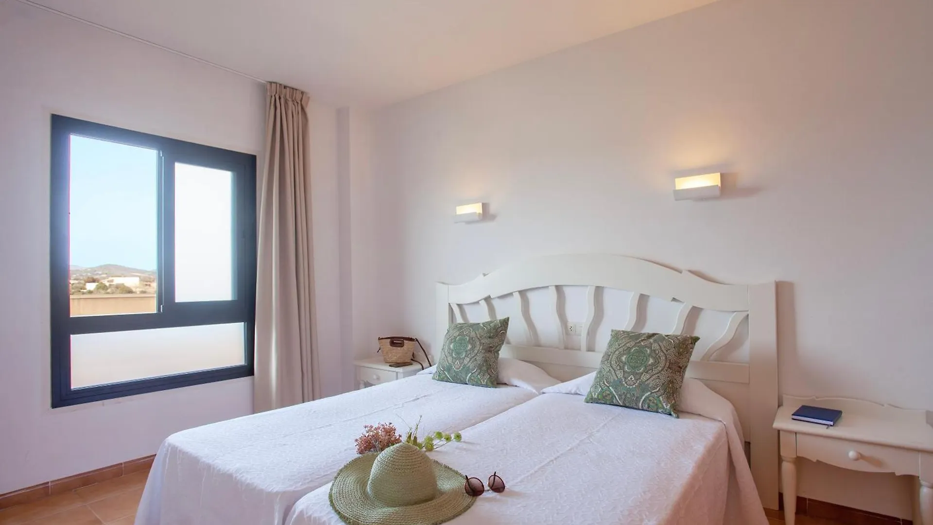 Aparthotel Bj Playamar Hotel & Apartamentos S'Illot
