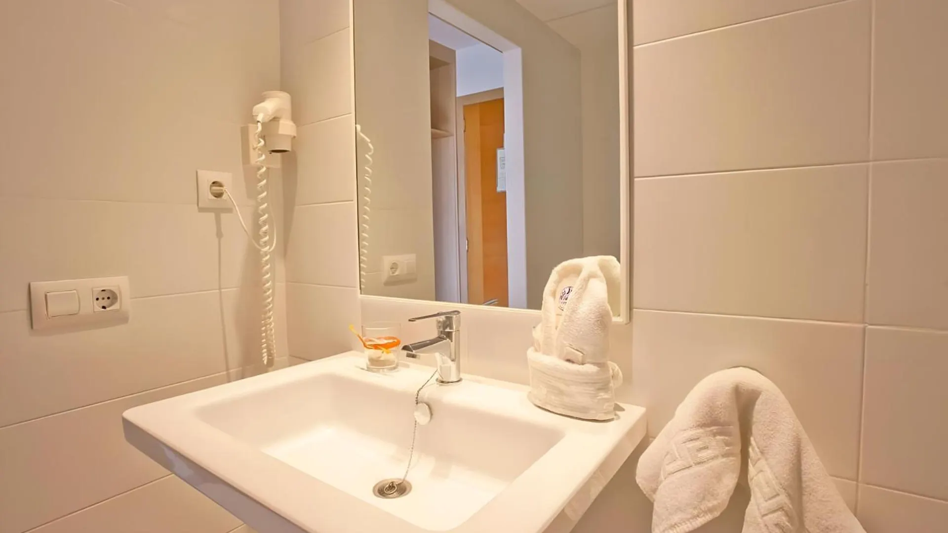 Bj Playamar Hotel & Apartamentos S'Illot  Aparthotel S'Illot (Mallorca)