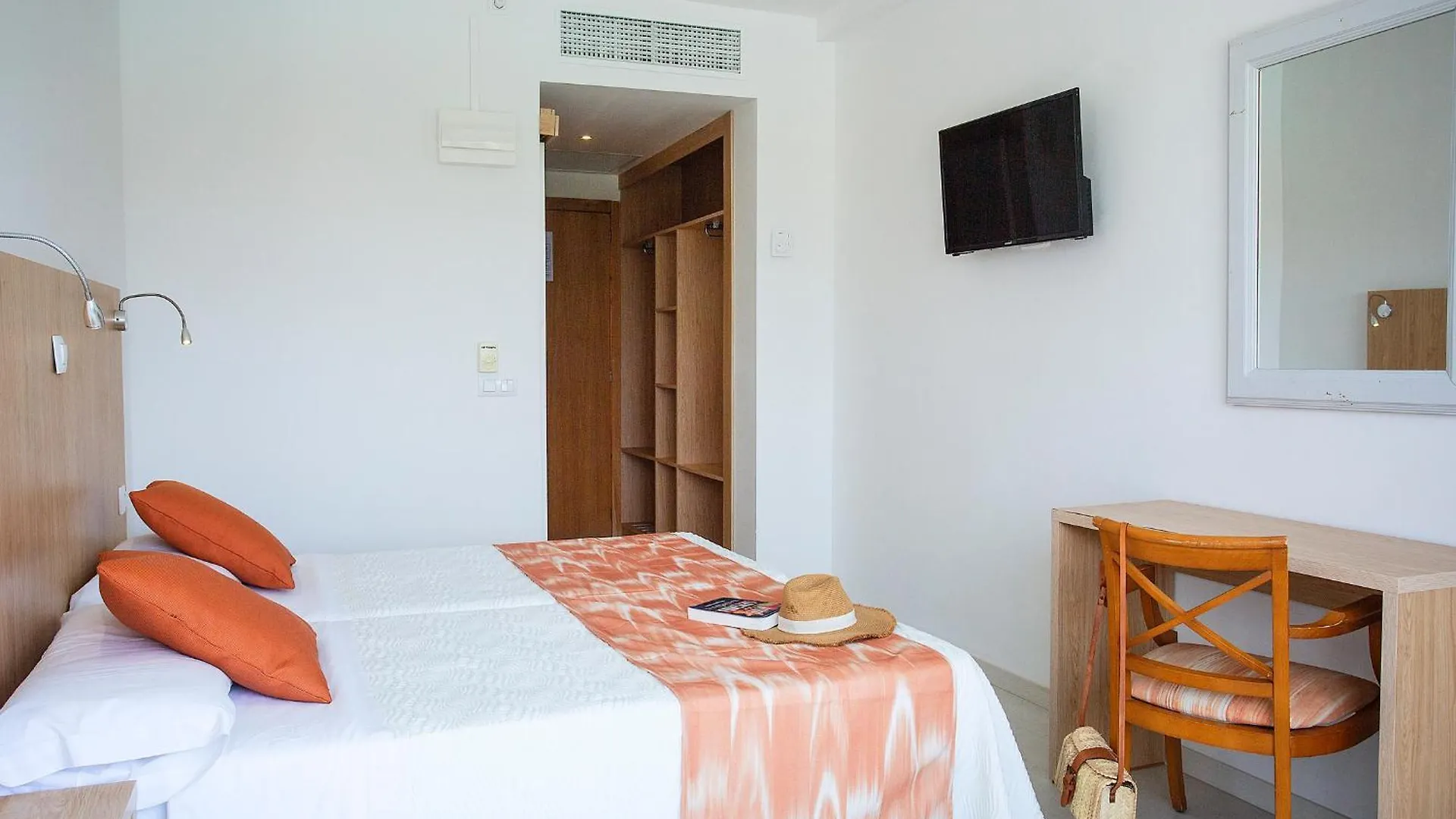 Bj Playamar Hotel & Apartamentos S'illot Aparthotel