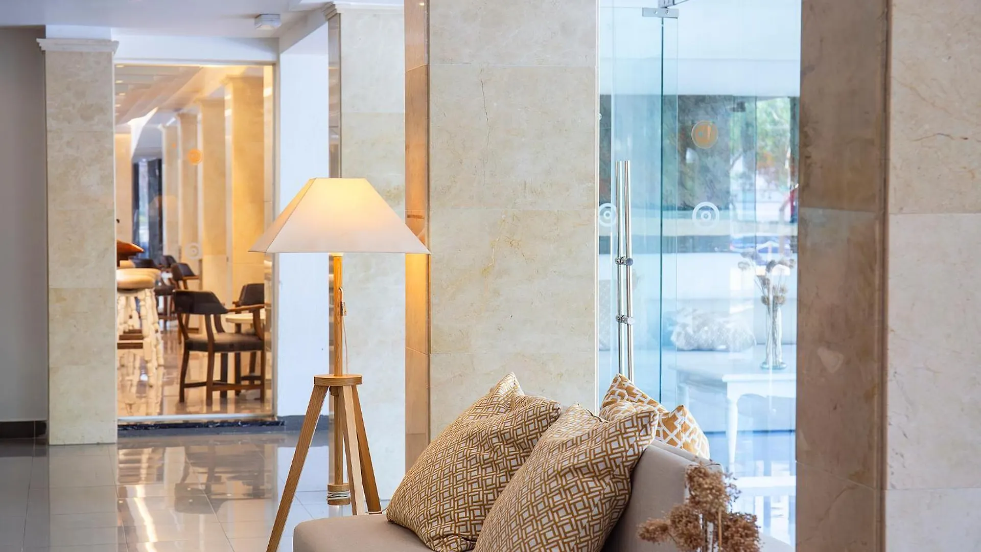 Bj Playamar Hotel & Apartamentos S'illot